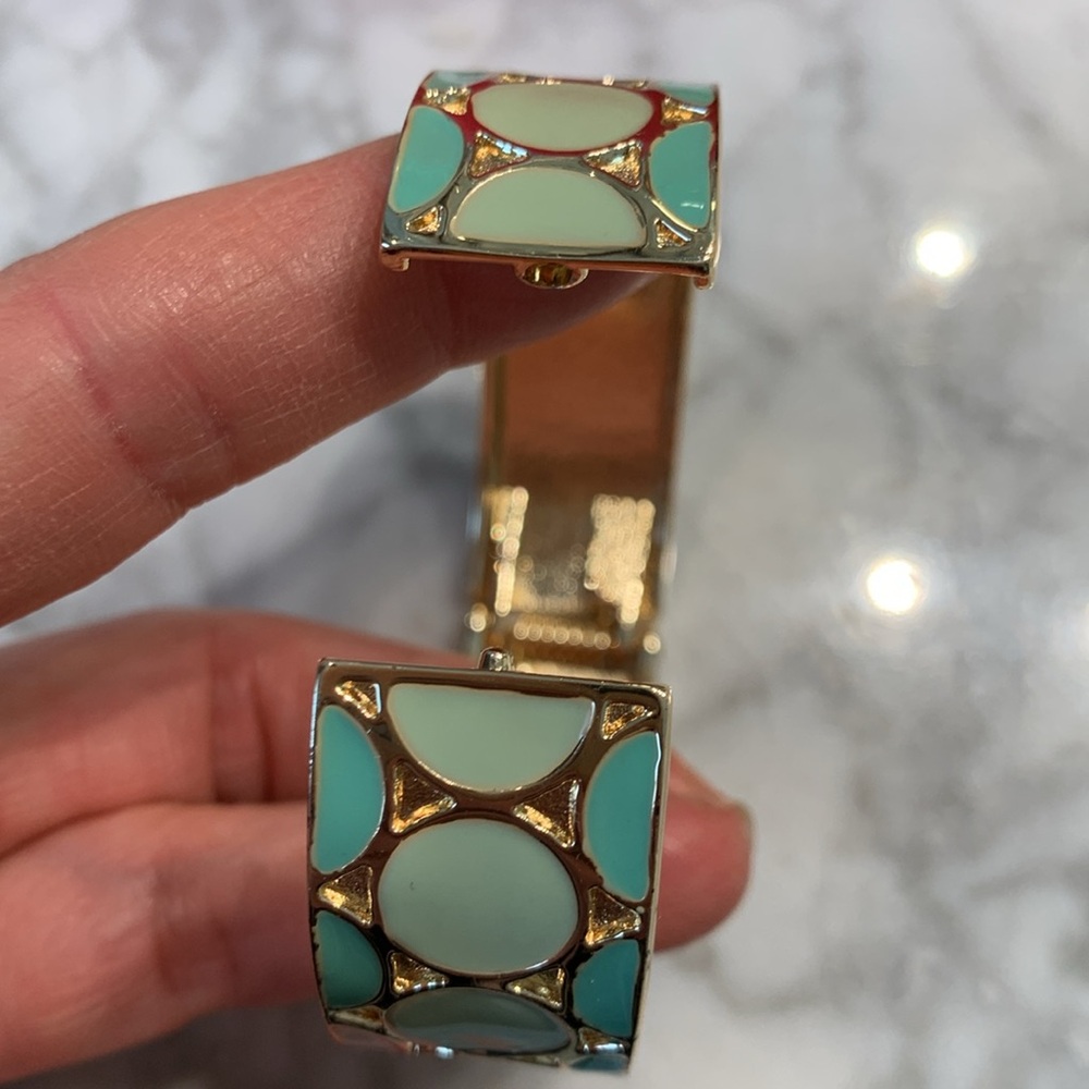 Cuff bracelet - Picture 2 of 2